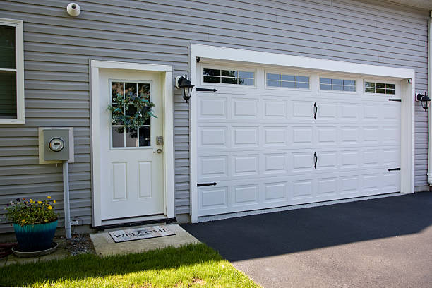 24/7 Emergency Garage Door Panel Replacement experts in Waveland, MS